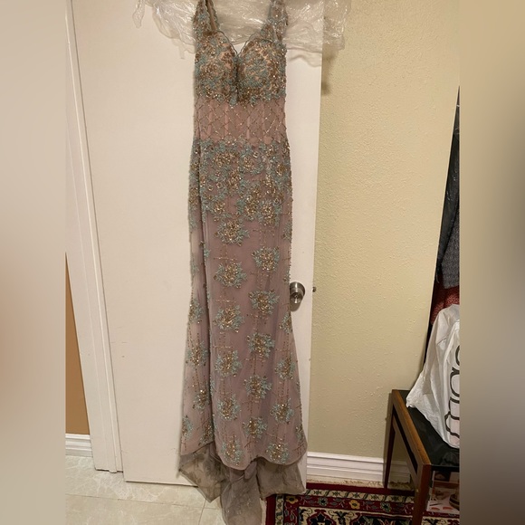 MNM COUTURE - Picture 6 of 11